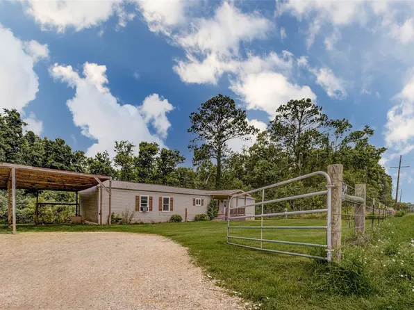 1801 Wallisville Rd, Liberty, TX 77575