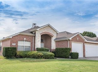 7601 Park Gate Dr, Fort Worth, TX 76137