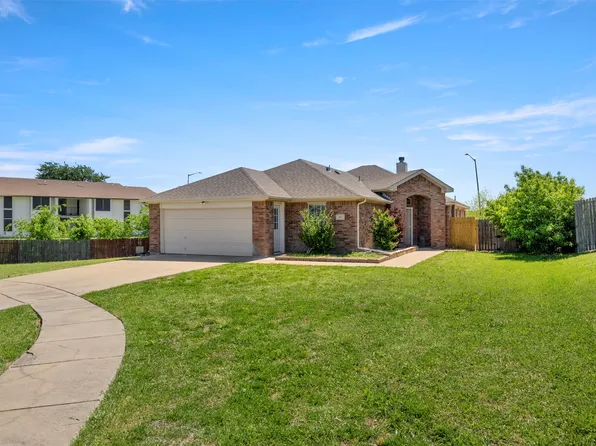 901 Timber Oaks Ct, Arlington, TX 76010