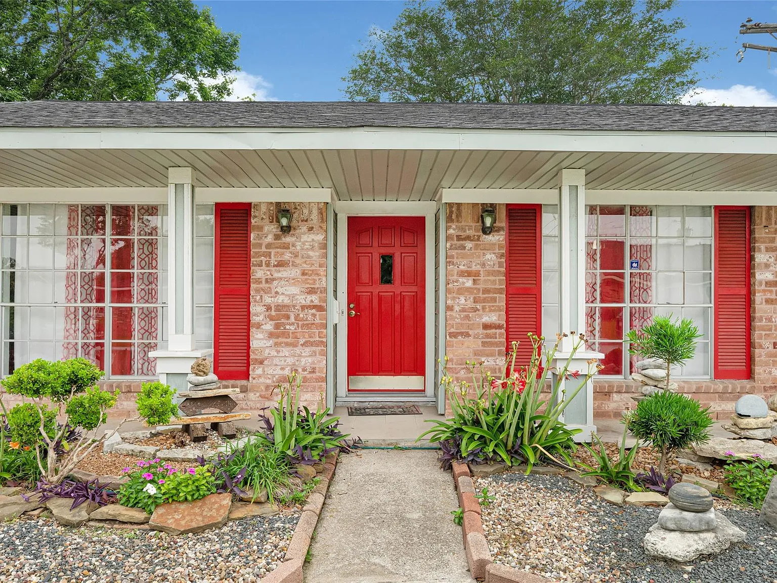 3 bed, 2.0 bath, 1801 sqft, $1,925 — Photo 3