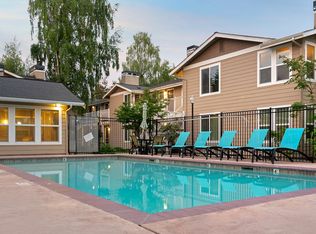 Inglenook Court, Kirkland, WA 98034