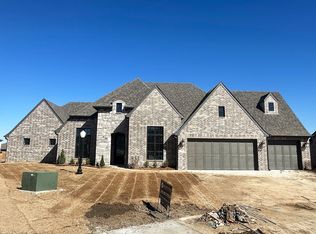 1302 Oakhurst Cir, Claremore, OK 74017