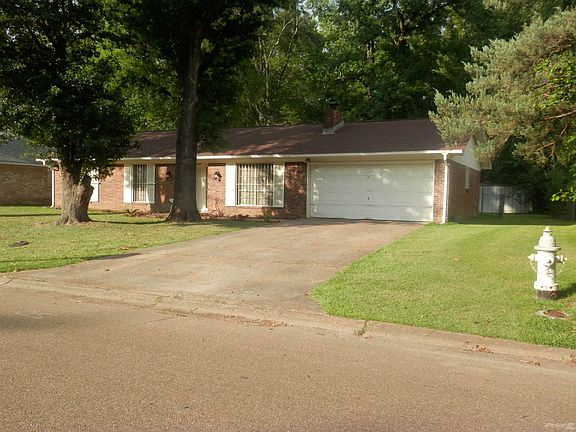 2nd image of 2914 Longwood Dr