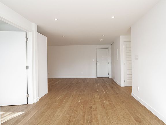 5th image of 36 Castle Frank Rd #50003A-405