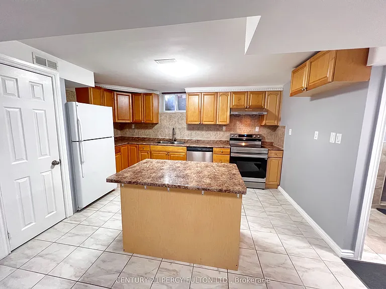 98 Elson St #BASEMENT — Photo 5