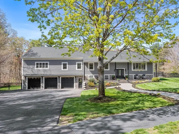 27 Ashwood Ave, Wilmington, MA 01887