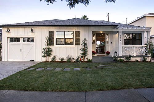 2nd image of 2740 Barry Ave