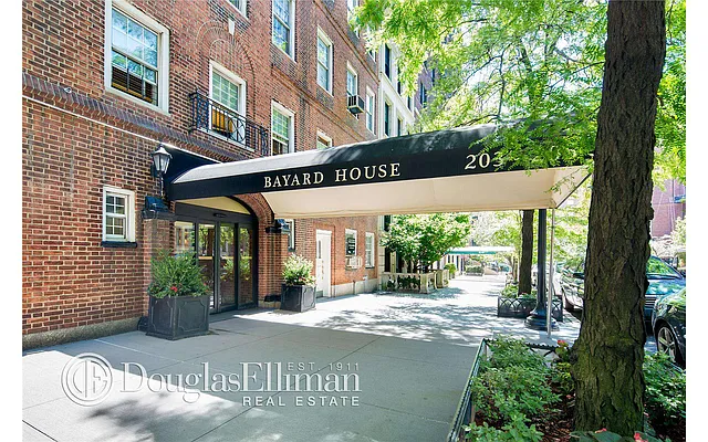 Sold by Douglas Elliman | media 37