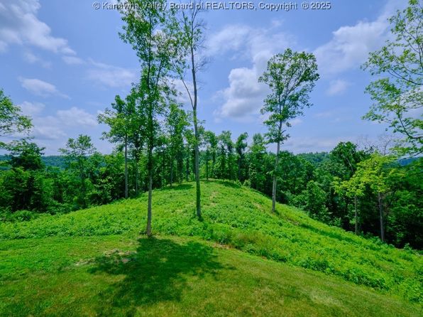 12 W Coventry Rd, South Charleston, WV 25309