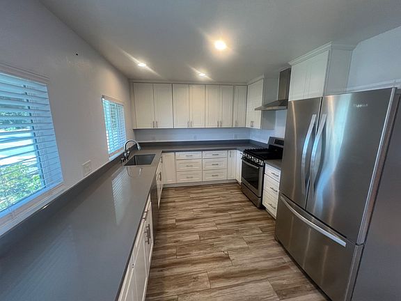 4th image of 880 San Mateo Ct