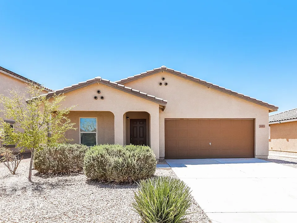 953 W Kachina Dr
