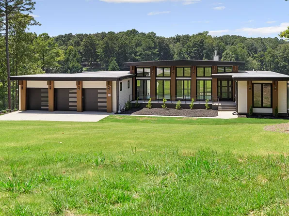 704 Russell St, Sanford, NC 27330