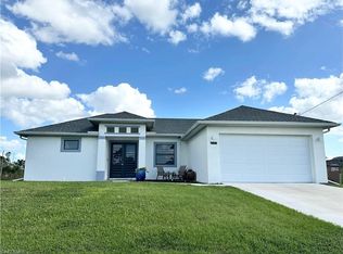 933 Oxford AVE S, LEHIGH ACRES, FL 33974