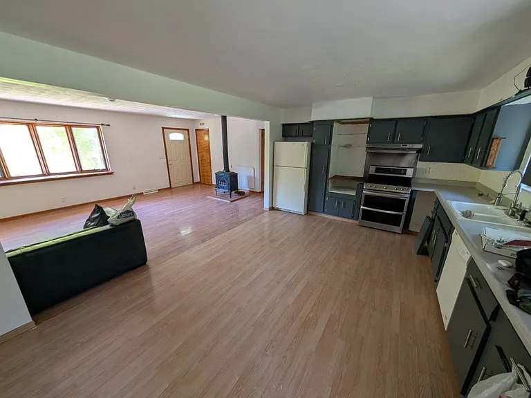 2880 E Bethel Ln — Photo 2