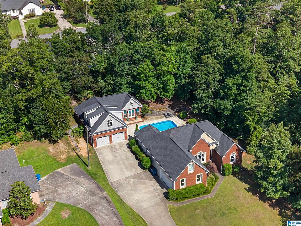 1st image of 318 Mayfield Ln NE