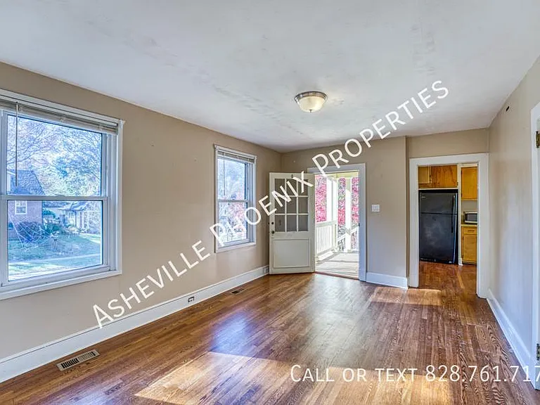 8 Enka Oak St — Photo 13