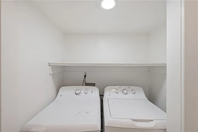 2110 Octavia St — Photo 22