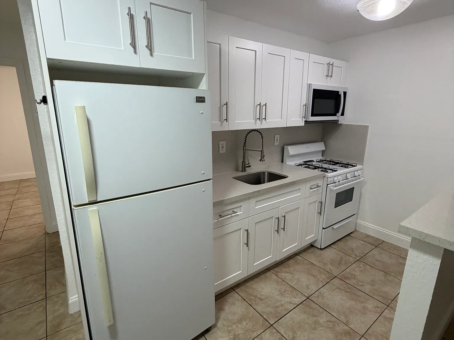 1 bed, 547 sqft, $1,975 — Photo 2
