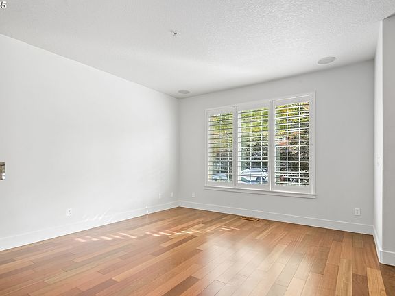 4th image of 29291 SW Villebois Dr S