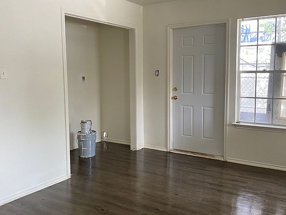 3rd image of 1811 Fresno #2
