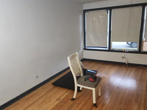 9007 Bronx Ave APT 4, Skokie, IL 60077