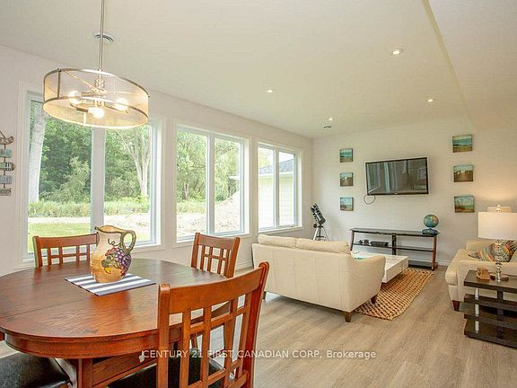 5th image of 471 George St