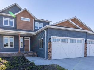 3634 Valley View Dr S, Fargo, ND