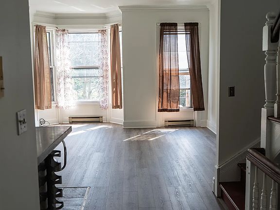 4th image of 285.5 Hudson Ave #3