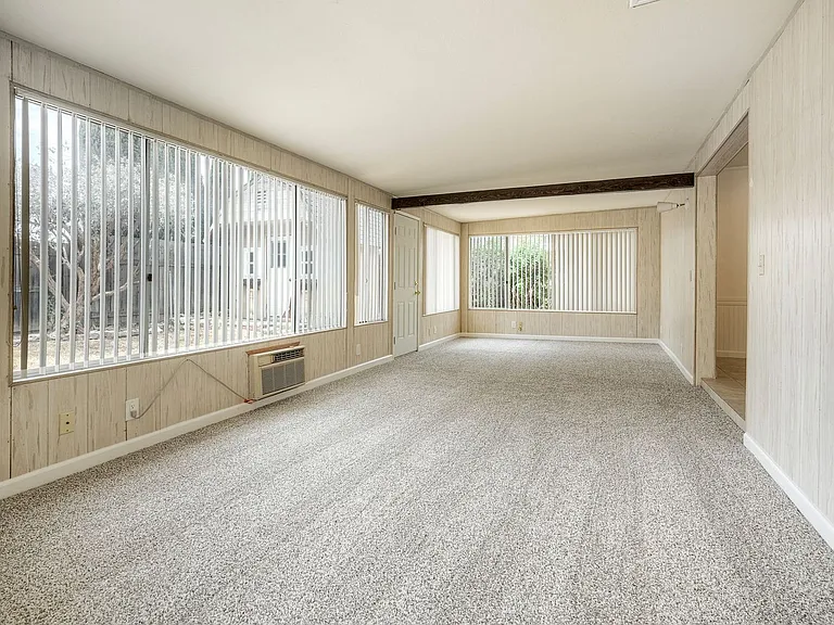 749 Highland St — Photo 4