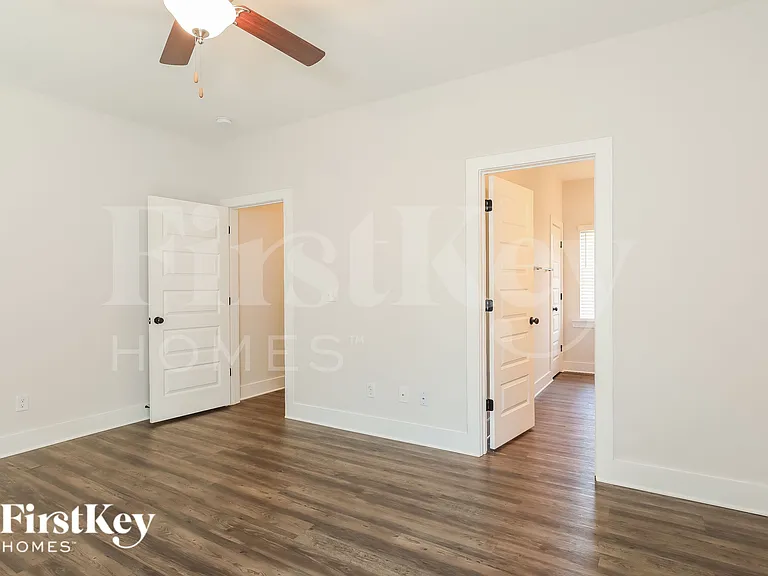 1414 Woodridge Pl — Photo 7