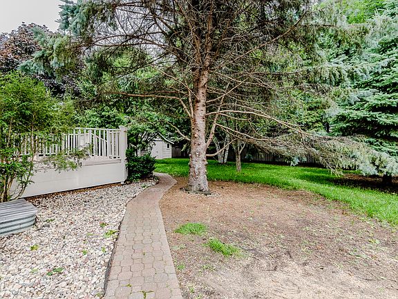 4th image of 11657 Van Buren Ct NE