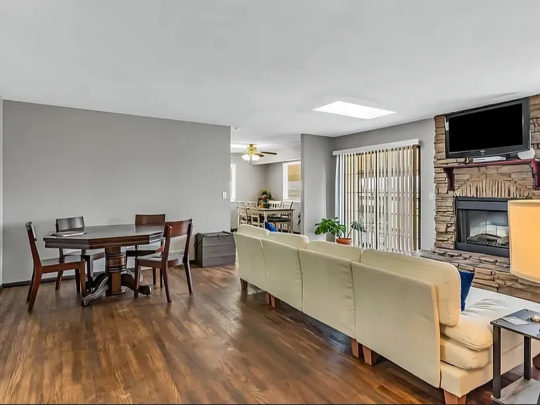 217 W Linden Ave — Photo 6