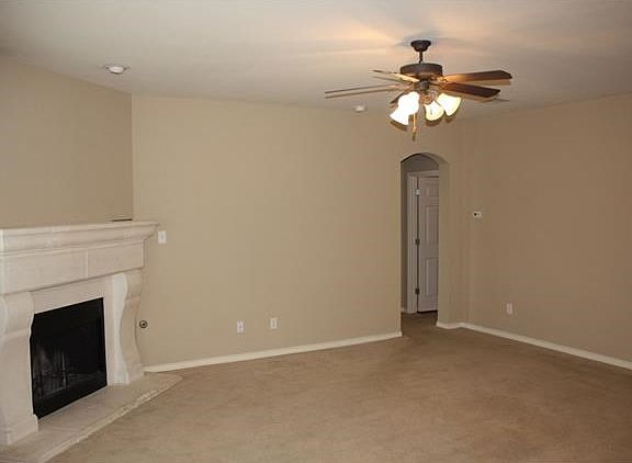 5th image of 129 Justin Leonard Dr
