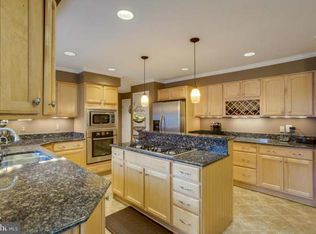 16706 Tintagel Ct, Dumfries, VA 22025