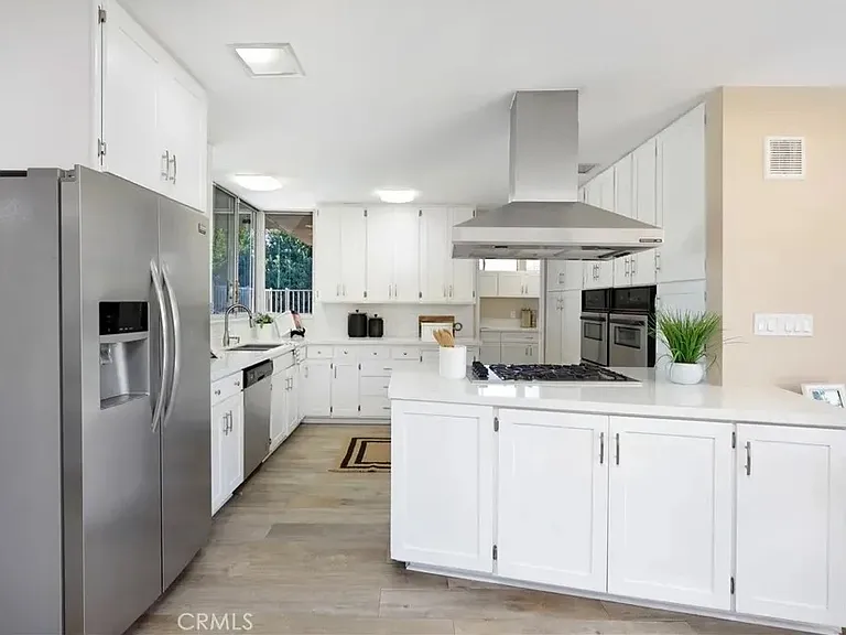 9844 Pangborn Ave — Photo 12