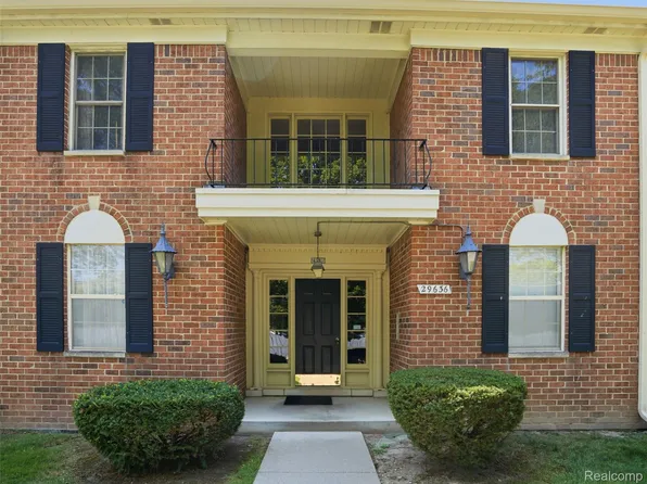 29636 Middlebelt Rd Unit 2602, Farmington, MI 48334