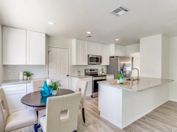 5846 FORT STANWIX ST, San Antonio, TX 78233