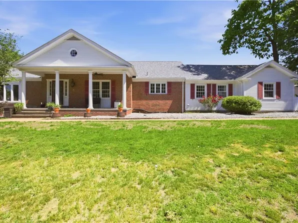 123 Progress Ave E, Riverside, RI 02915