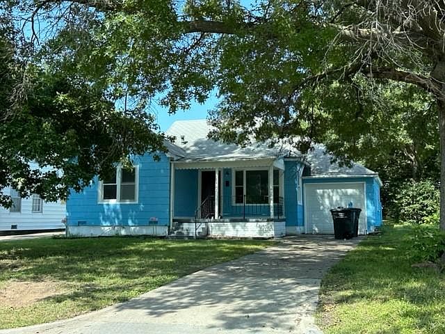 1st image of 1417 S Oak Ave