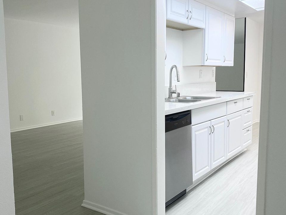 1st image of 11640 Kiowa Ave #406