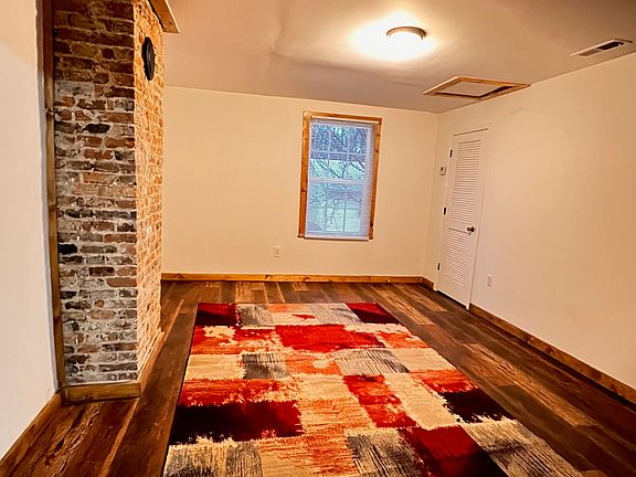 4th image of 104 1st St #1