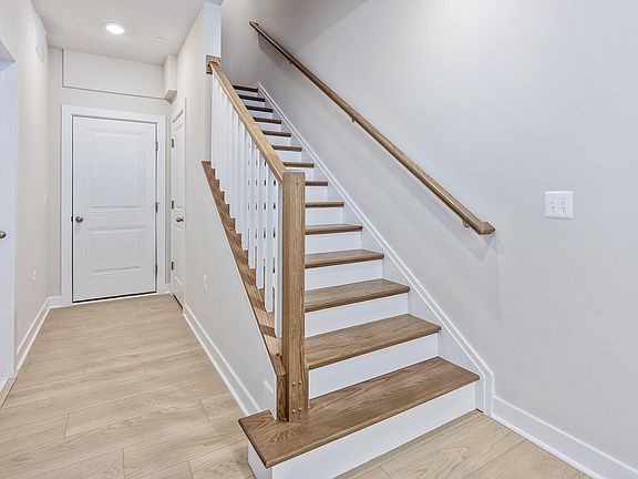 2nd image of 10573 Oak Pl