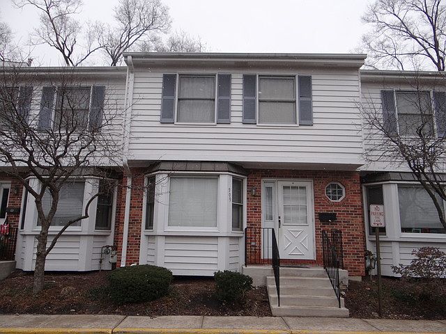 1st image of 909 College Ave #909