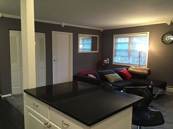 3rd image of 460 Old Town Rd APT 13M