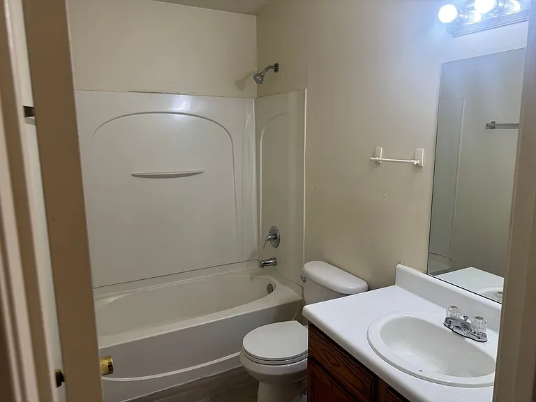 4215 Walnut Park Dr — Photo 17