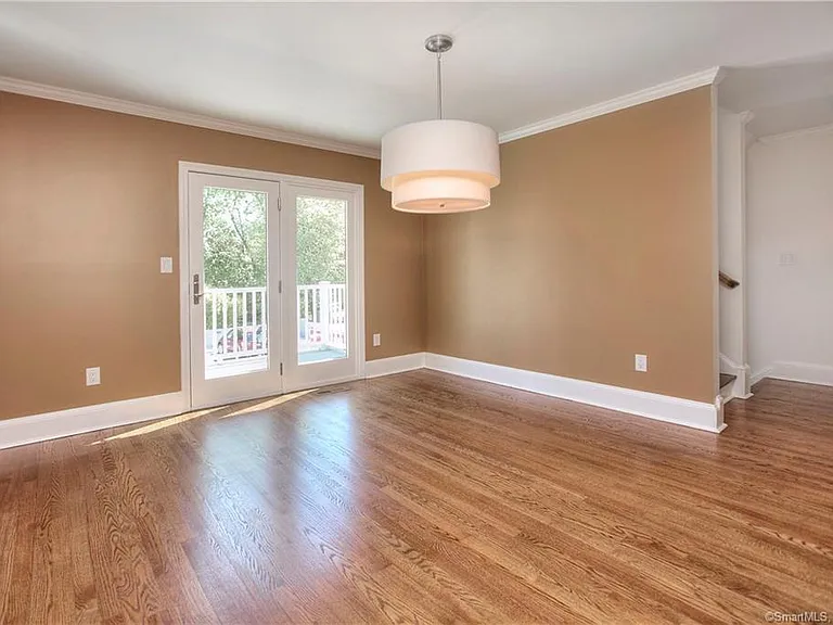 450 Center St #15 — Photo 9