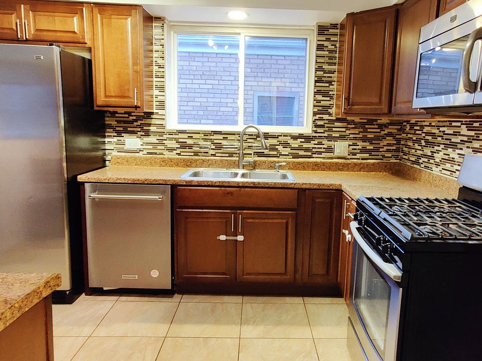 1st image of 9058 Bennett Ave #2