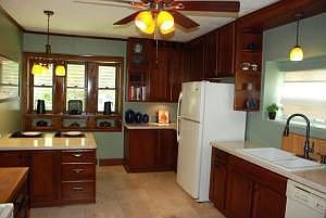 Complete kitchen remodel in 2007 - TONS of quality features! 
