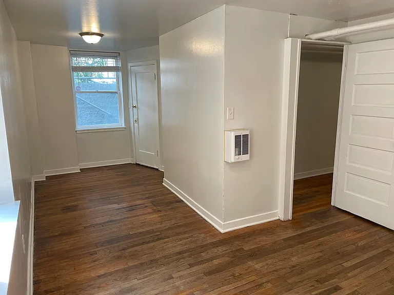 1014 W Franklin St #1014 — Photo 6