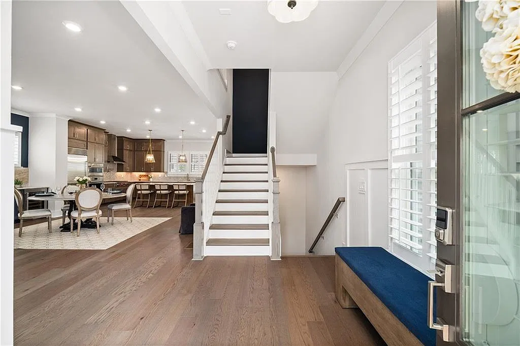 4 bed, 3.5 bath, 2974 sqft, $8,000 — Photo 4